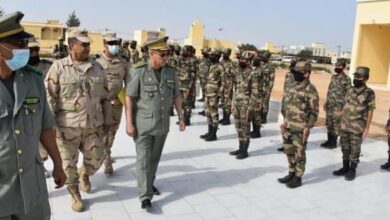 صورة قائد الأركان العامة للجيوش يشرف على تبادل المهام بالثانوية العسكرية/ صور