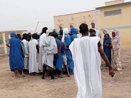 صورة مظاهرات عنيفة بعدل بكرو و تعزيزات من الدرك تصل المدينة…