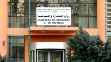 صورة عاجل : إغلاق سبعة محلات تجارية. وثلاث مؤسسات في شارع الرزق