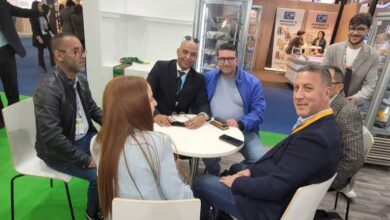صورة توقيع عدة اتفاقيات تجارية بين مستثمرين موريتانيين وأجانب في معرض برشلونة (صورة)