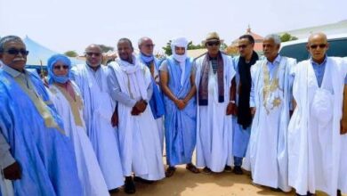 صورة وفِد من “عزيز” للعزاء في وفاة خليفة القادرية (أسماء)