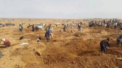 صورة وفاة منقب بعد انهيار بئر للتنقيب عن الذهب