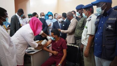 صورة حملة وطنية لتطعيم 531 ألف شخص ضد كورونا بموريتانيا