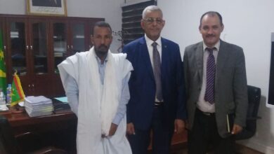 صورة وزير المياه يجتمع بعمدة انتيركنت … صورة