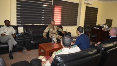 صورة قائد القوات الخاصة يستقبل بعثة من حلف شمال الأطلسي