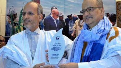 صورة حزب الإنصاف يكرم رئيس الجمهورية (صورة)