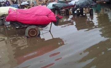 صورة مياه الأمطار تغمر شوارع نواكشوط (صورة)