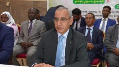 صورة وزير الداخلية يقدم عرضا من الرئيس للأحزاب حول “النسبية”
