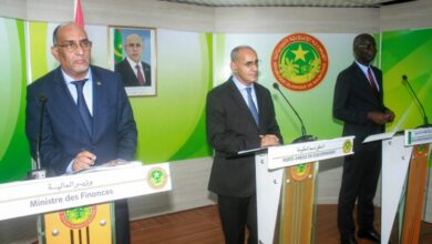 صورة عدد من أعضاء الحكومة يعلقون على نتائج اجتماع مجلس الوزراء