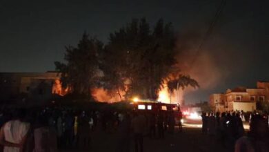 صورة تفرغ زينة : سقوط عمود كهربائي يتسبب في حريق هاءل