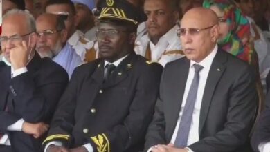 صورة رئيس الجمهورية يصل مدينة لعيون في بداية زيارة عمل