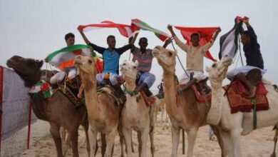 صورة رئيسة جهة نواكشوط تشرف على تنظيم سباق للإبل والخيول