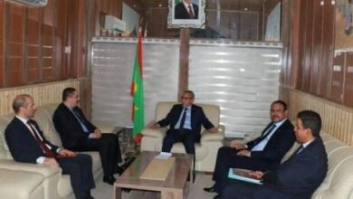 صورة وزير الداخلية يجتمع بمسؤول رفيع من وزارة الداخلية الجزائرية