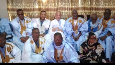 صورة رئيس الحزب الحاكم يلتقي بعدد من أطر ووجهاء حزب الإنصاف في روصو .. التفاصيل