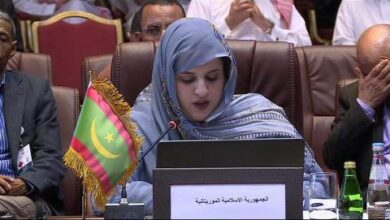صورة وزيرة العمل الاجتماعي تعود إلى نواكشوط قادمة من إسبانيا