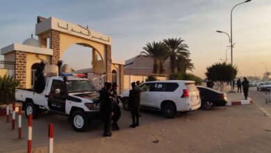 صورة الشرطة تمنع صحفيين من دخول الجلسة المسائية من محاكمة العشرية