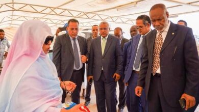 صورة وزارة الصحة تتسلم ثلاث عيادات متنقلة بتمويل من “مشروع تمكين المرأة “