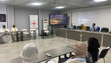 صورة الصليب الأحمر يستعرض مهامه أمام الأئمة والعلماء والمجتمع المدني