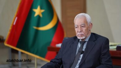 صورة ولد عبد الجليل يعلن النتائج الرسمية لانتخابات 13 مايو
