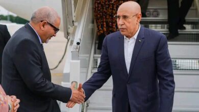 صورة رئيس الجمهورية يصل إلى فرنسا للمشاركة في قمة باريس
