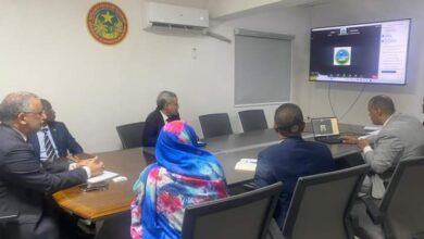 صورة وزير التجهيز والنقل يعقد اجتماعا مع رئيسة جهة نواكشوط