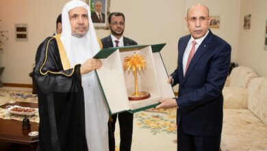 صورة رابطة العالم الإسلامي تكرم الرئيس الموريتاني