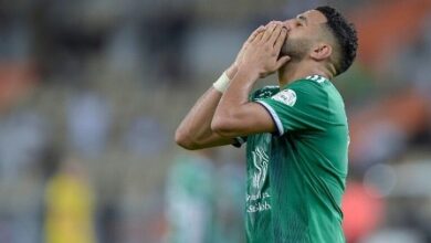 صورة رياض محرز يكشف تفاصيل إصابته بالتسمم في السعودية