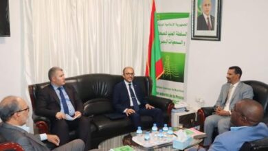 صورة ولد مدو يجتمع بالسفير التونسي في نواكشوط