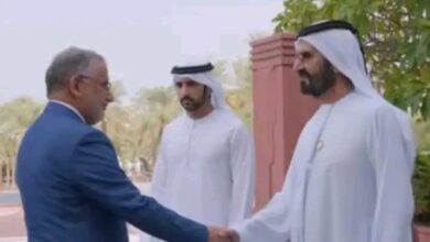 صورة حاكم دبي يستقبل وزيرنا للتجھيز و النقل