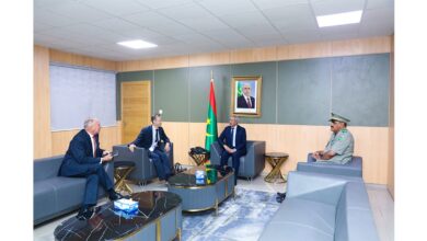 صورة وزير الدفاع الوطني يجري مباحثات مع رئيس بعثة الاتحاد الأوروبي في نواكشوط