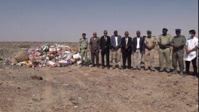 صورة أطار : حرق 2 طن من المواد منتهية الصلاحية