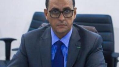 صورة وزير الثقافة يغادر إلى ساحل العاج لحضور افتتاح الكان
