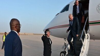 صورة وزير الخارجية الجزائري يصل نواكشوط حاملا رسالة من تبون