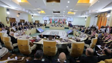 صورة وزير الداخلية: اللاجئون بالآلاف في بعض مراكز الإيواء في المدن