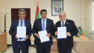 صورة توقيع مذكرة تفاهم بين ميناء نواكشوط ومعهد أوروبي للنقل البحري ووكالة مغربية للموانئ