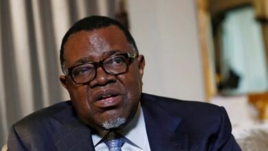 صورة غزواني معزيا في رئيس ناميبيا: إفريقيا فقدت قائدا ورمزا