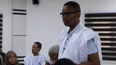 صورة الوزير الأول يغادر إلى السعودية لأداء العمرة