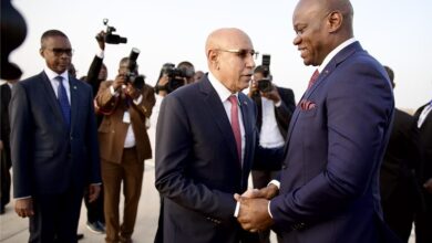 صورة رئيس المرحلة الانتقالية للغابون يبدأ زيارة لموريتانيا
