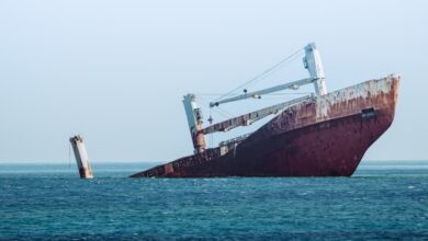 صورة فقدان بحار بعد غرق سفينته قبالة شواطئ نواذيبو
