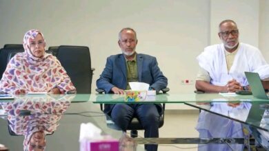 صورة وزير الصحة يعقد اجتماع لمتابعة التطورات الصحية التي تشهدها بعض بلدان القارة وبعض دول العالم حول ظھور جدري القردة.
