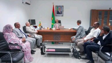 صورة وزير الصحة يترأس اجتماعا مع الإدرات المعنية بالأدوية على مستوى القطاع