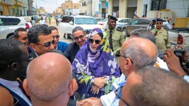 صورة وزيرة التجارة تشرف على انطلاق عملية إنفاذ وتعليق لائحة أسعار السلع