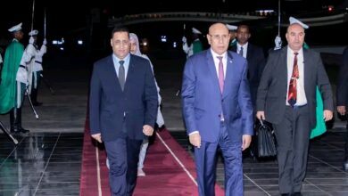 صورة رئيس الجمھورية يعود إلى أرض الوطن