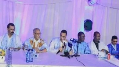 صورة الوزير الأول يقيم حفل عشاء على شرف نواب الجمعية الوطنية