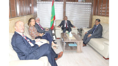 صورة وزير الداخلية يجري مباحثات مع السفير رئيس بعثة الاتحاد الأوروبي الجديد