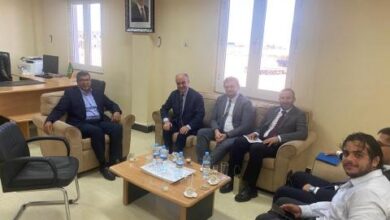 صورة السفير التركي يزور ميناء نواكشوط المستقل