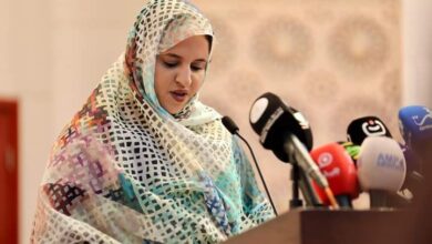 صورة وزيـرة العمل الاجتماعي  تشـرف علـى انطـلاق الفعــاليـات المخلـدة لليـوم العالمـي للغـة الإشـارة