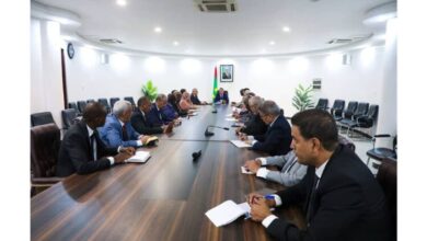 صورة الوزير الأول يجتمع بالولاة لتنسيق العمل في تنفيذ تعليمات فخامة رئيس الجمهورية