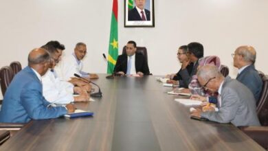 صورة الوزير الأول يستقبل رابطة رؤساء المجالس الجهوية