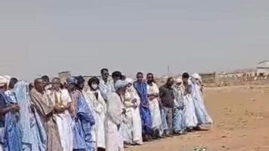 صورة عائلة أستاذ قتل طعنا في النعمة تتسلم جثمانه بعد 10 أيام
